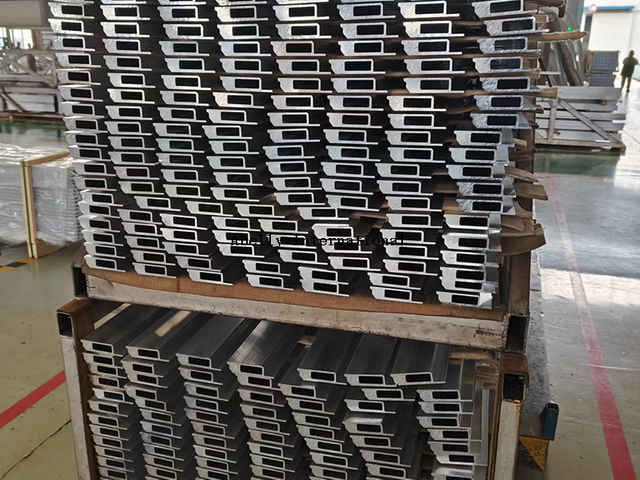Perfis extrudados de alumínio para automotivo